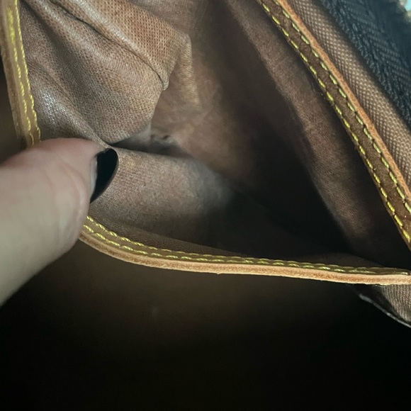 Louis Vuitton Speedy 40 Monogram Canvas Duffle Bag 8906MB date code - Picture 13 of 16